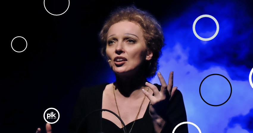 Edith Piaf – francuska pieśniarka. Drobna, o kruchej posturze, a głosie tak mocnym i przepełnionym emocjami, że trafiał do serc ludzi na całym świecie.